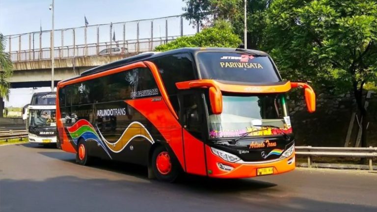 Arlindo Trans: Mengantar Petualangan Anda dengan Armada Pariwisata yang Terpercaya