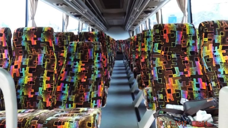Bulan Jaya: Solusi Terbaik untuk Sewa Bus Pariwisata Anda