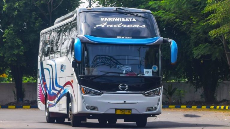 KM Trans: Raja Jalan Raya yang Mengantar Petualangan