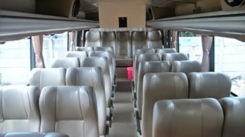 saturental – foto medium bus pariwisata cipta karunia premium interior dalam 29s 31 seats a