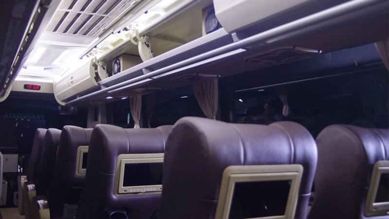 saturental – foto medium bus pariwisata citirent premium interior dalam 25 seats b