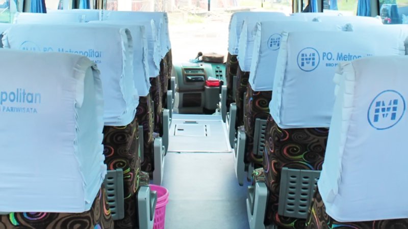 saturental – foto medium bus pariwisata metropolitan interior dalam 29 seats b