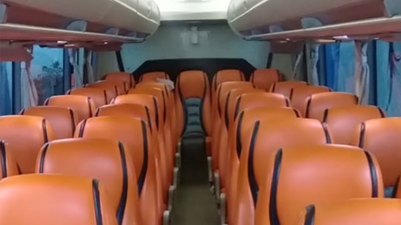 saturental – foto medium bus pariwisata pandawa87 interior dalam 35 seats a