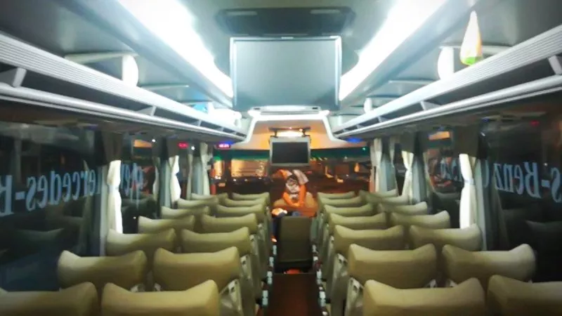saturental – foto big bus pariwisata armada jaya perkasa interior dalam 48s 59 seats b