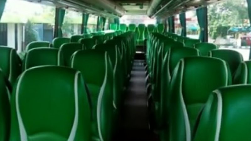 saturental – foto big bus pariwisata green white interior dalam 59 seats a