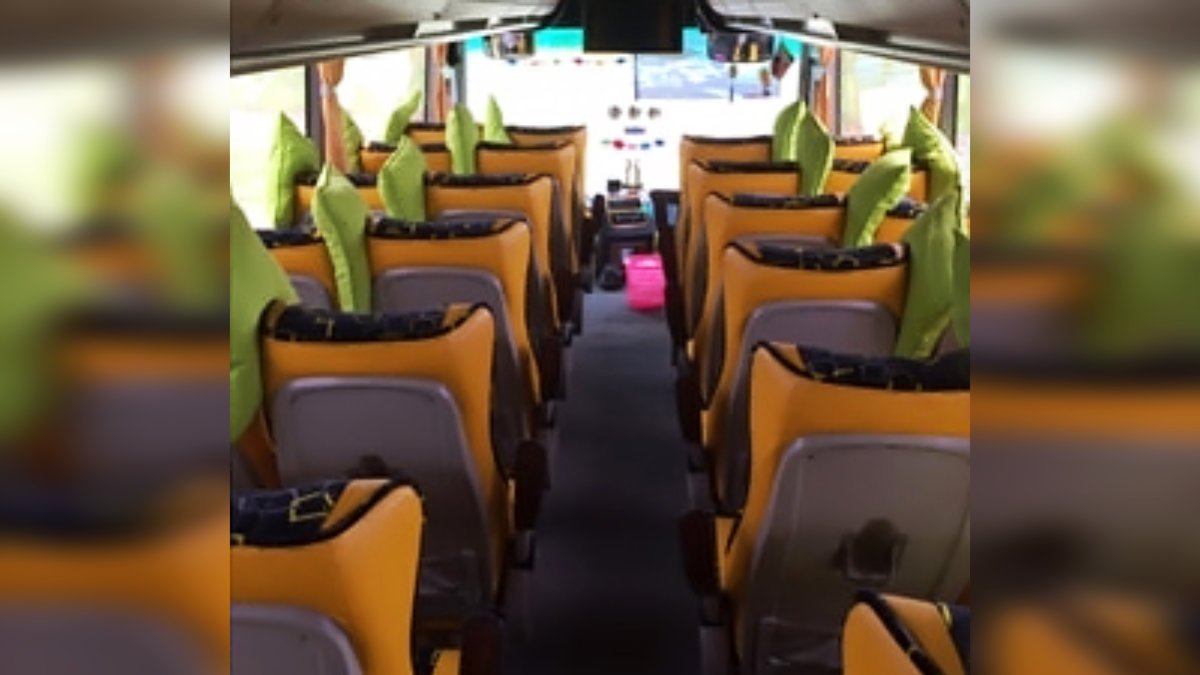 saturental – foto medium bus pariwisata kanaya interior dalam 29s 31 seats b