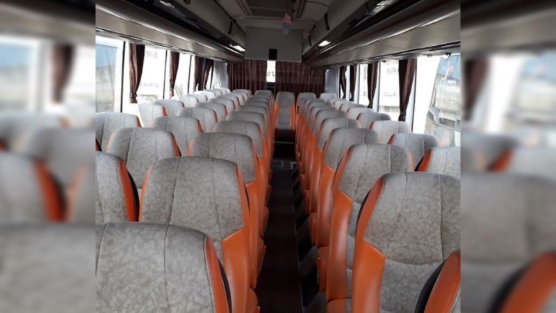saturental – foto medium bus pariwisata rejeki gemilang interior dalam 31 seats a