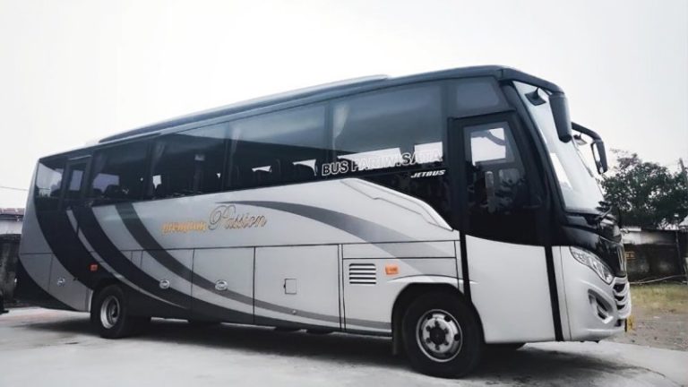 Mengarungi Nusantara dengan Mewah: Panduan Lengkap Rental Bus Pariwisata Premium Jakarta