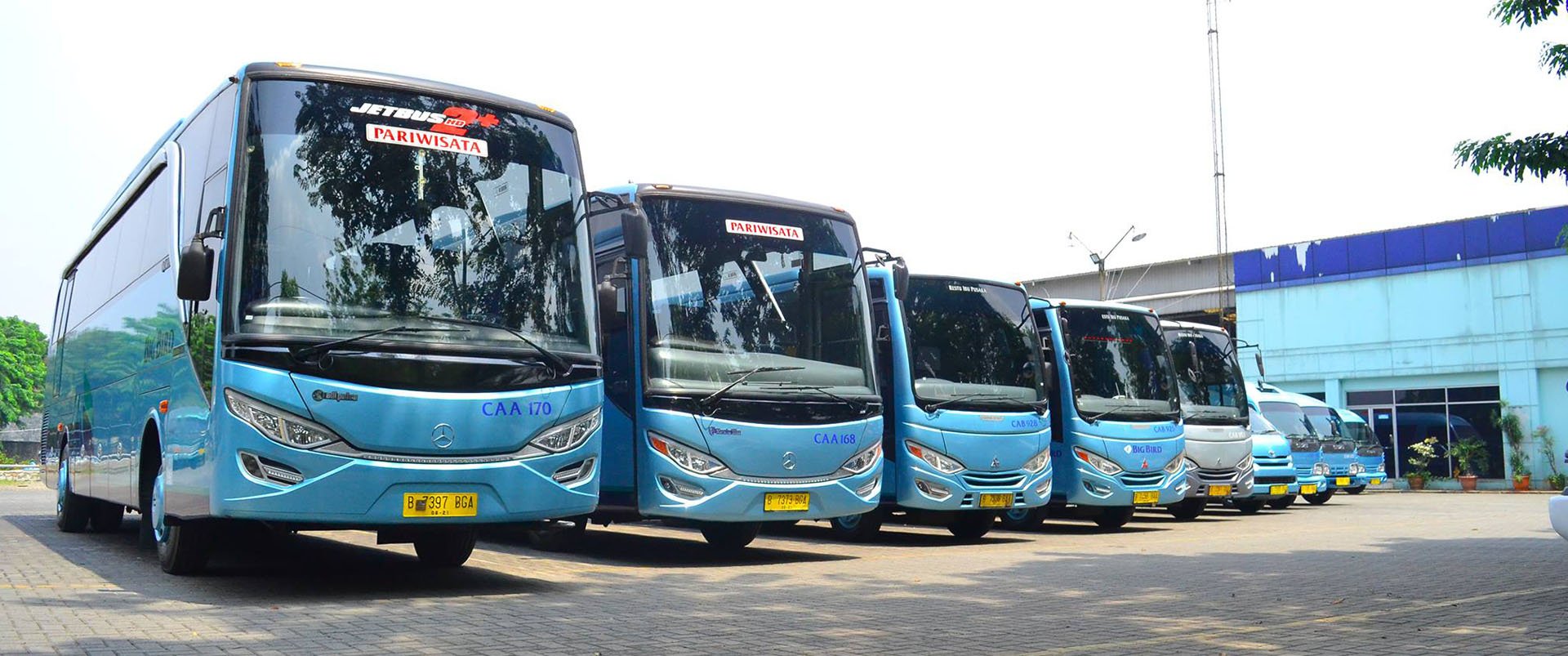 Saturental: Solusi Sewa Bus Pariwisata di Jakarta Selatan untuk Petualangan Tak Terlupakan
