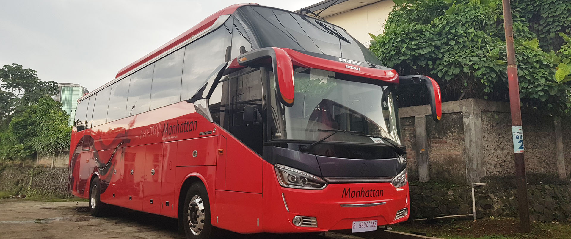 Sewa Bus Pariwisata Manhattan Jakarta Tahun 8 - Saturental Sewa Bus Pariwisata Manhattan Jakarta Tahun 8 - Saturental