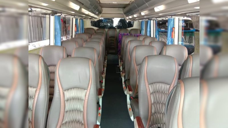 saturental – foto medium bus pariwisata megati trans interior dalam 31 seats a