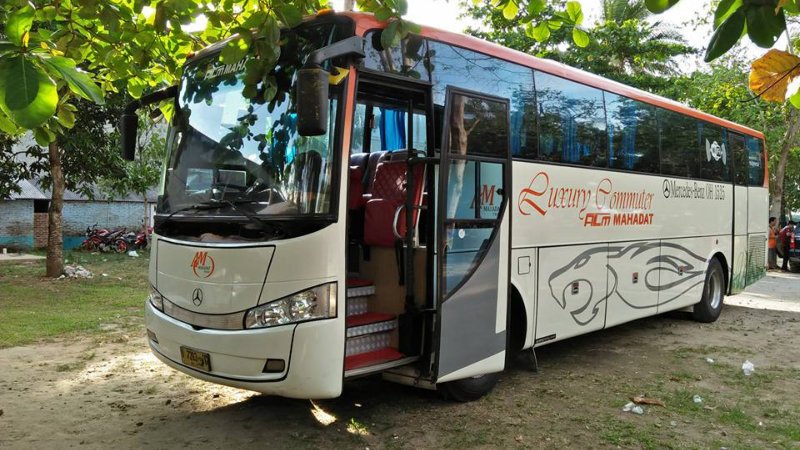 saturental – foto big bus pariwisata acm mahadat 48s 59 seats b