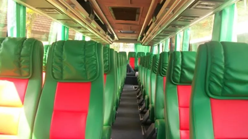saturental – foto big bus pariwisata cahaya trans interior dalam 59 seats a