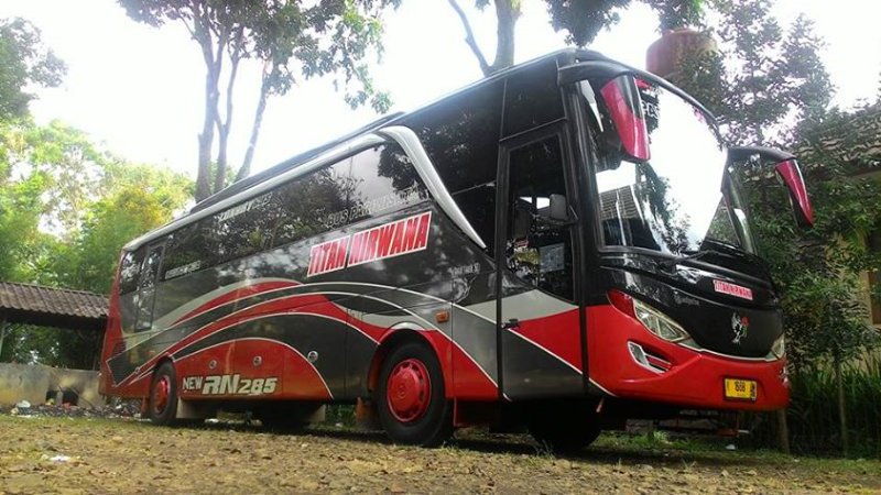 saturental – foto big bus pariwisata titan nirwana 59 seats c