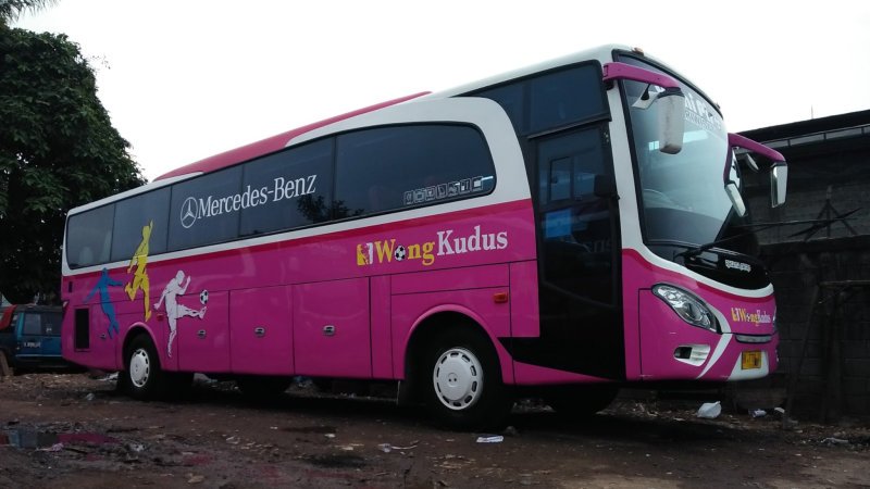 saturental – foto big bus pariwisata wong kudus 48s 59 seats aa