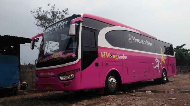 saturental – foto big bus pariwisata wong kudus 48s 59 seats ab