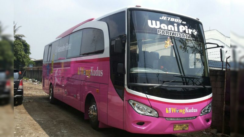saturental – foto big bus pariwisata wong kudus 48s 59 seats ad