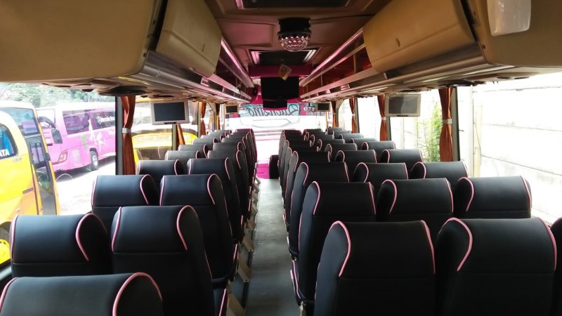 saturental – foto big bus pariwisata wong kudus interior dalam 48s 59 seats ab