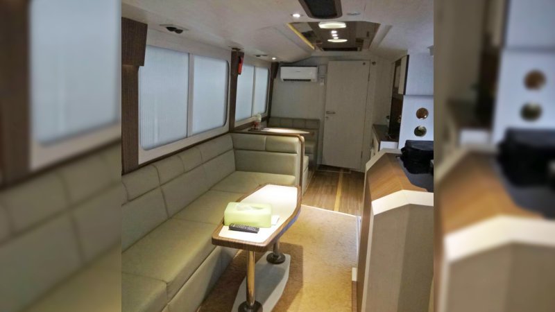 saturental – sewa bus pariwisata luxury royal java interior 20 seats c