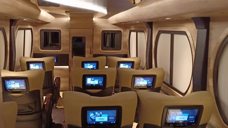 saturental – sewa bus pariwisata luxury trac astra interior 11 seats c