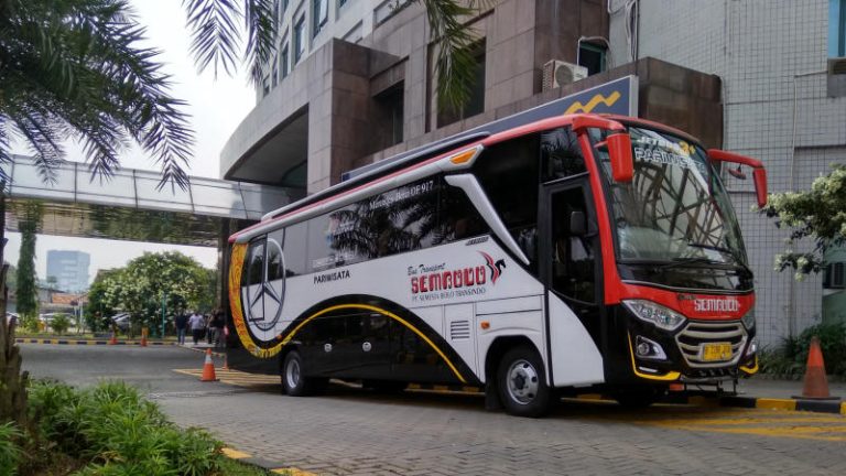 Saturental: Solusi Sewa Bus Pariwisata di Jakarta Selatan untuk Petualangan Tak Terlupakan