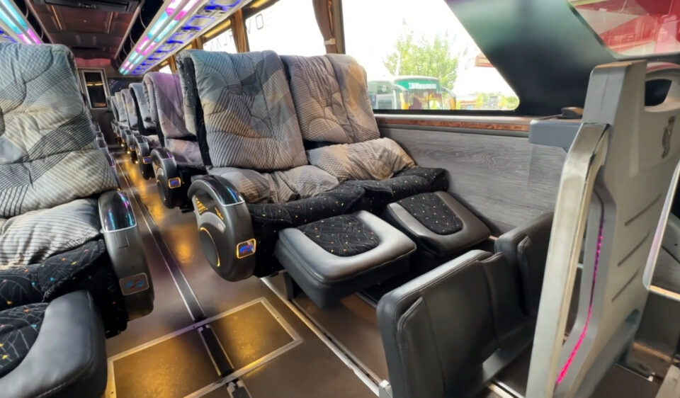 saturental foto big bus luxury mewah grand voyage super executive terbaru g